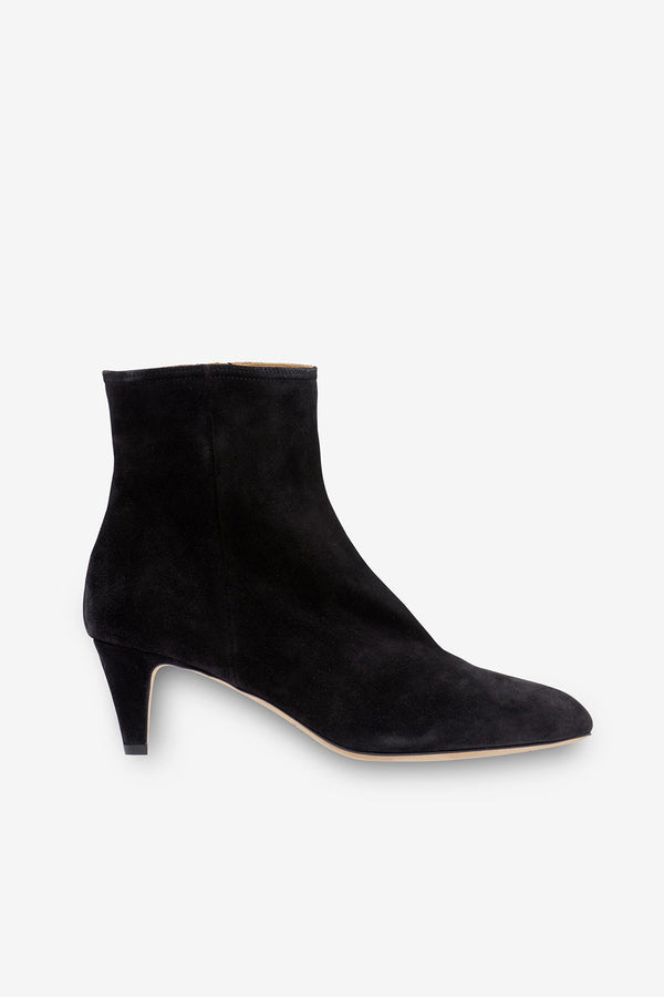 DEONE POINT TOE ANKLE BOOTS IN BLACK SUEDE