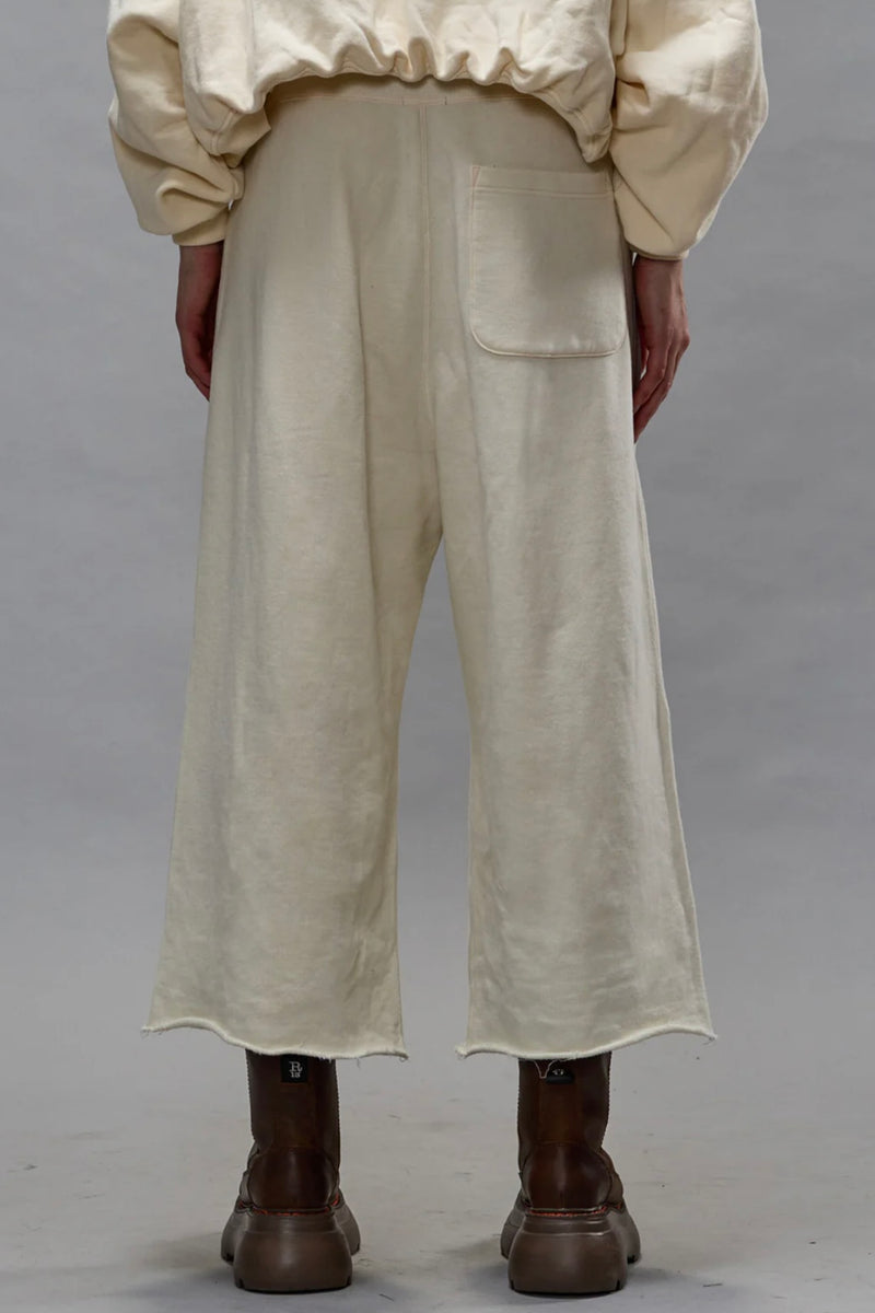 CROPPED PLEATED SWEATPANT