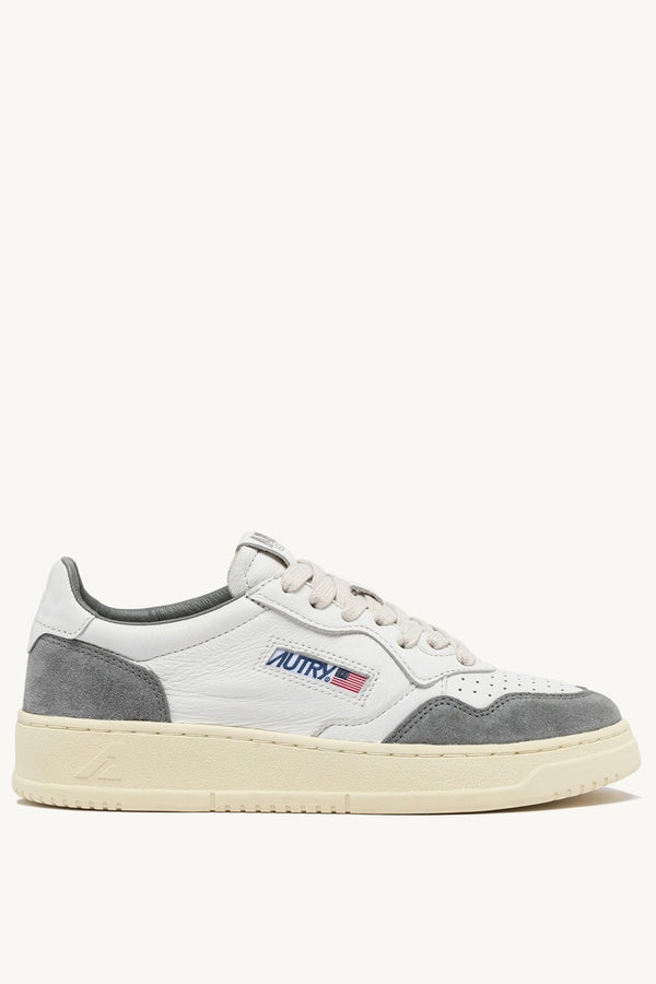 MEDALIST LOW SNEAKERS