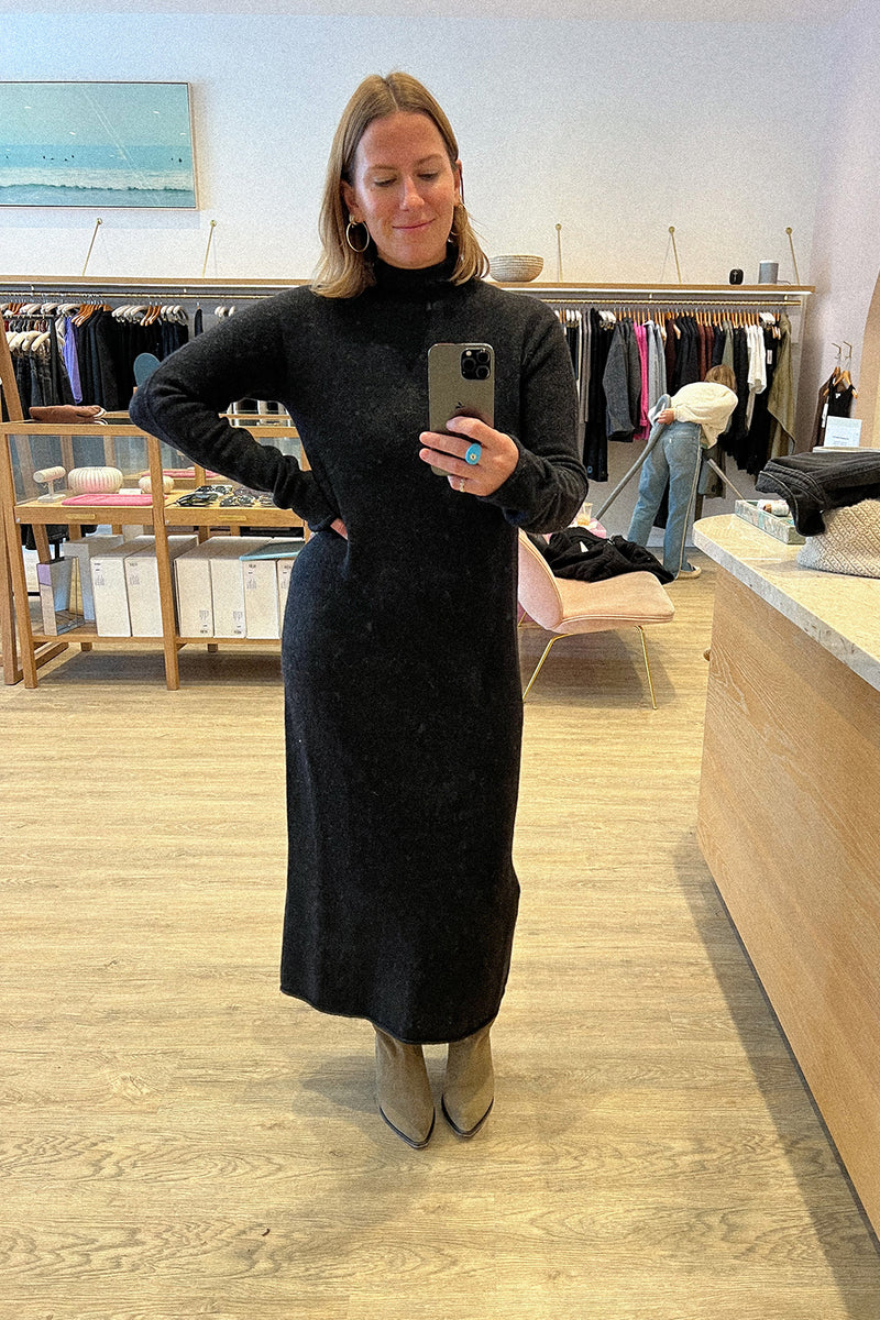 SOFT ROLLNECK DRESS